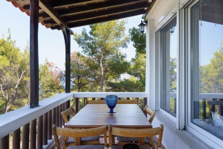 Balcony dinning area