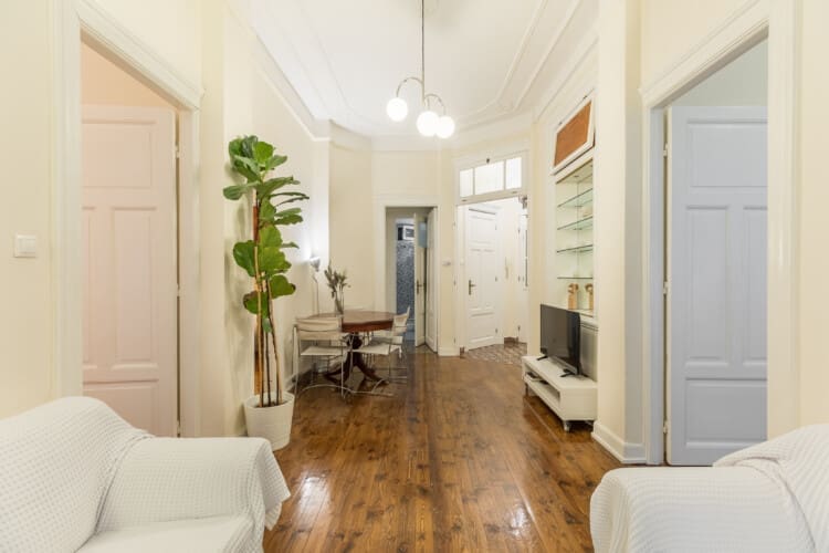 Living area with dinin area