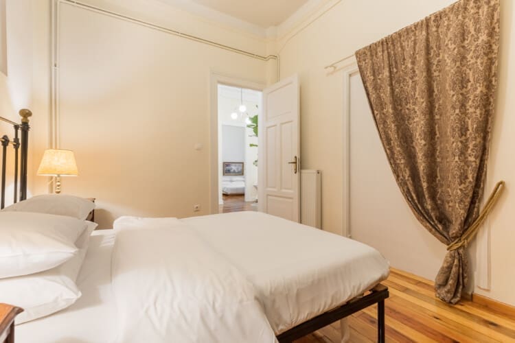 Bedroom with queen size bed