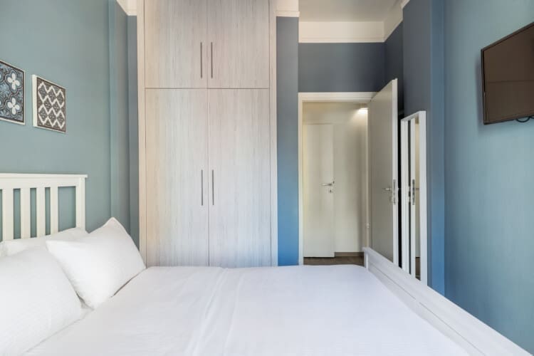 Master bedroom with queen size bed