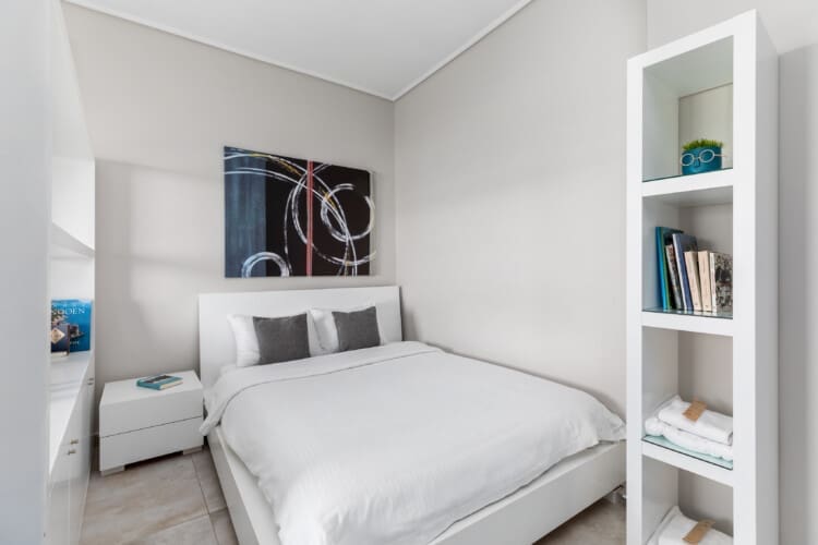 Bedroom with queen size bed